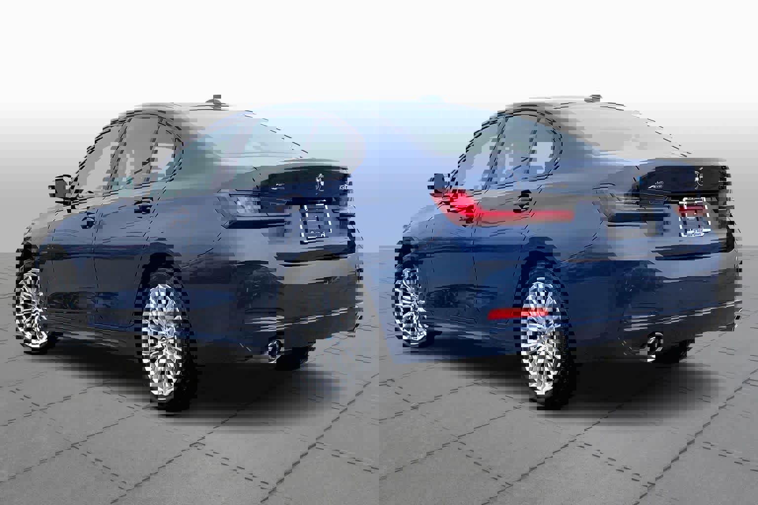 Certified 2023 BMW 330i xDrive Sedan w/ Driving Assistance Package image 11