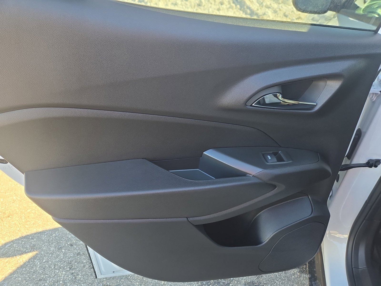 New 2026 Chevrolet Trax LS w/ LS Convenience Package FWD image 23