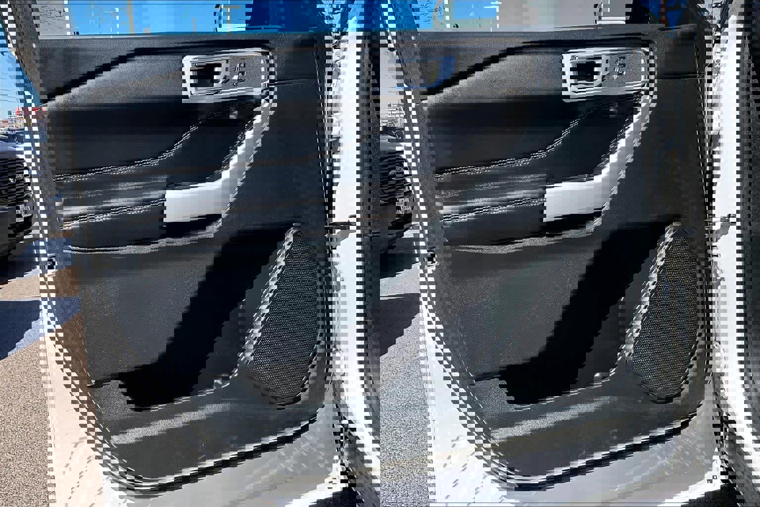 Used 2023 Ford Explorer XLT image 21