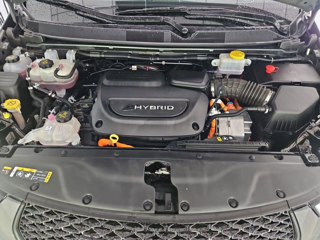 Used 2022 Chrysler Pacifica Touring-L w/ S Appearance Package image 31