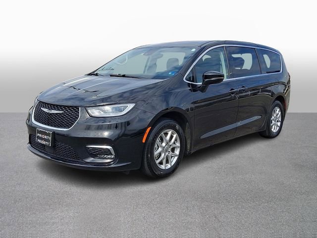 Used 2024 Chrysler Pacifica Touring-L