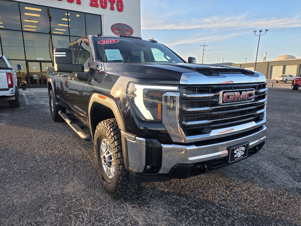 Used 2025 GMC Sierra 2500 SLE w/ SLE Value Package; image 1
