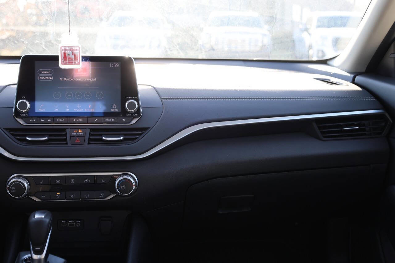 Used 2022 Nissan Altima 2.5 SV w/ SV Premium Package AWD/4WD image 24