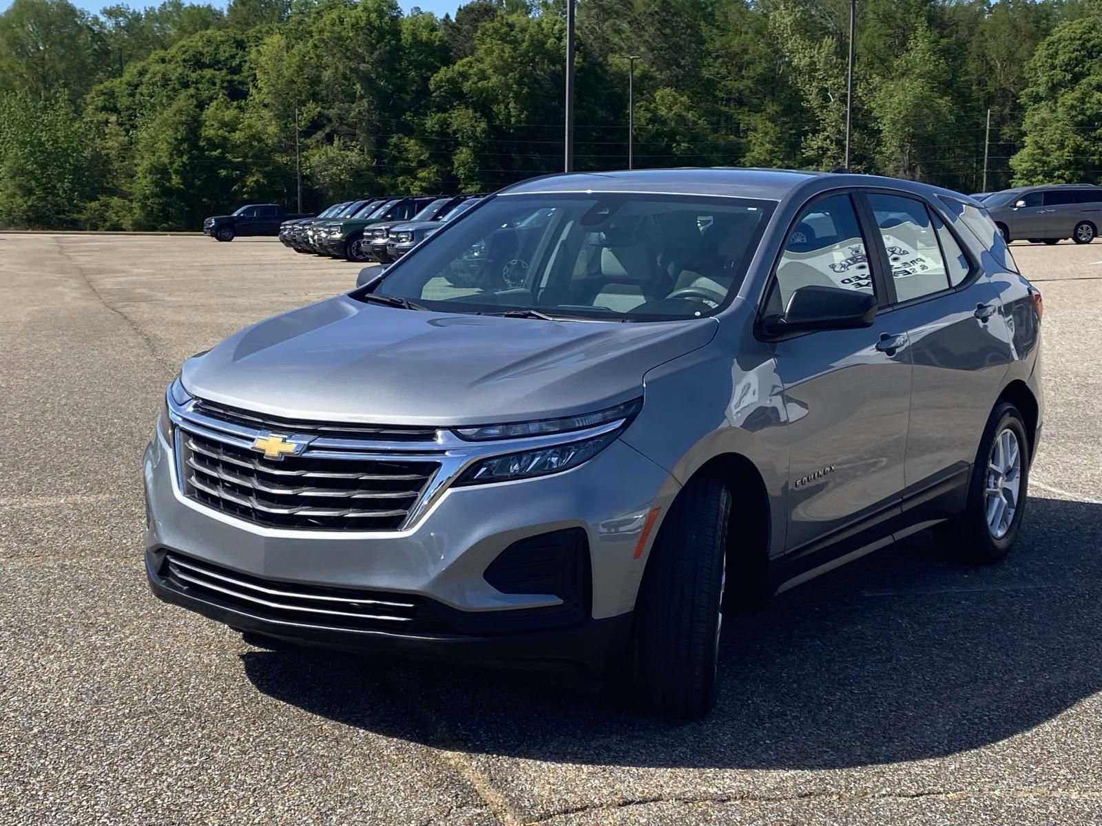 Used 2023 Chevrolet Equinox LS FWD image 3