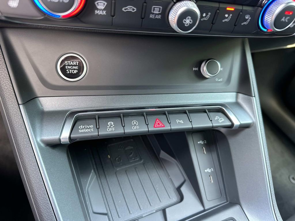 New 2025 Audi Q3 2.0T Premium image 23