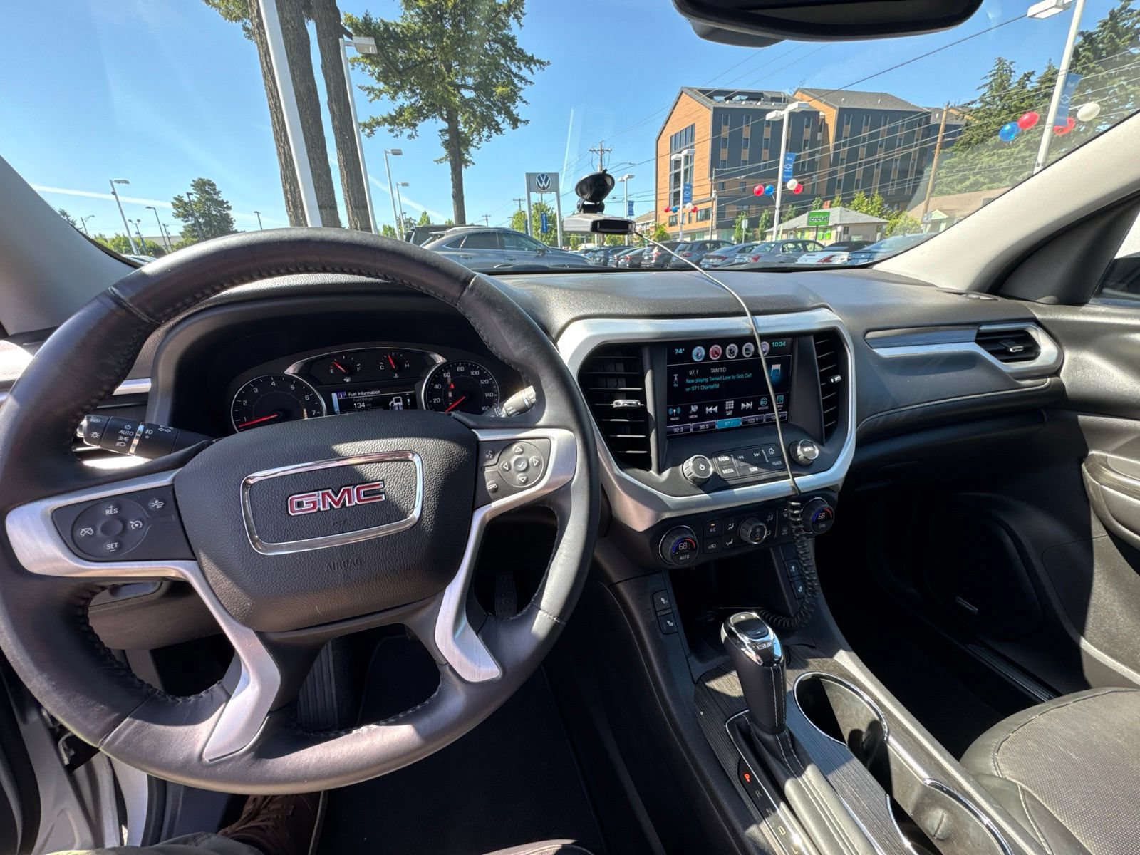 Used 2017 GMC Acadia SLT AWD/4WD image 4