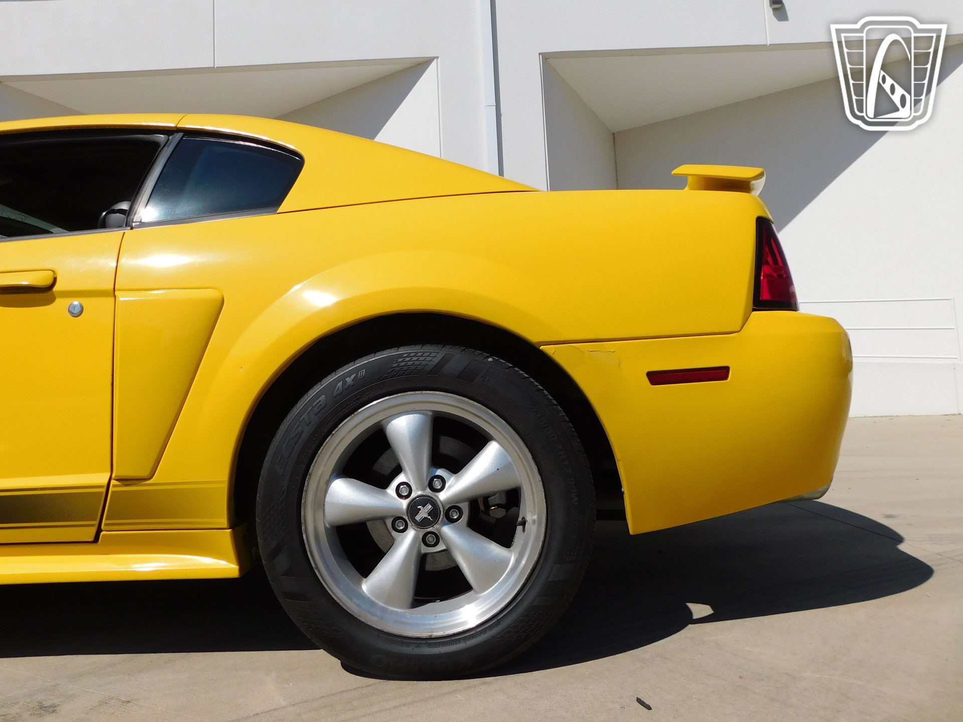 Used 2004 Ford Mustang Mach 1 RWD image 15