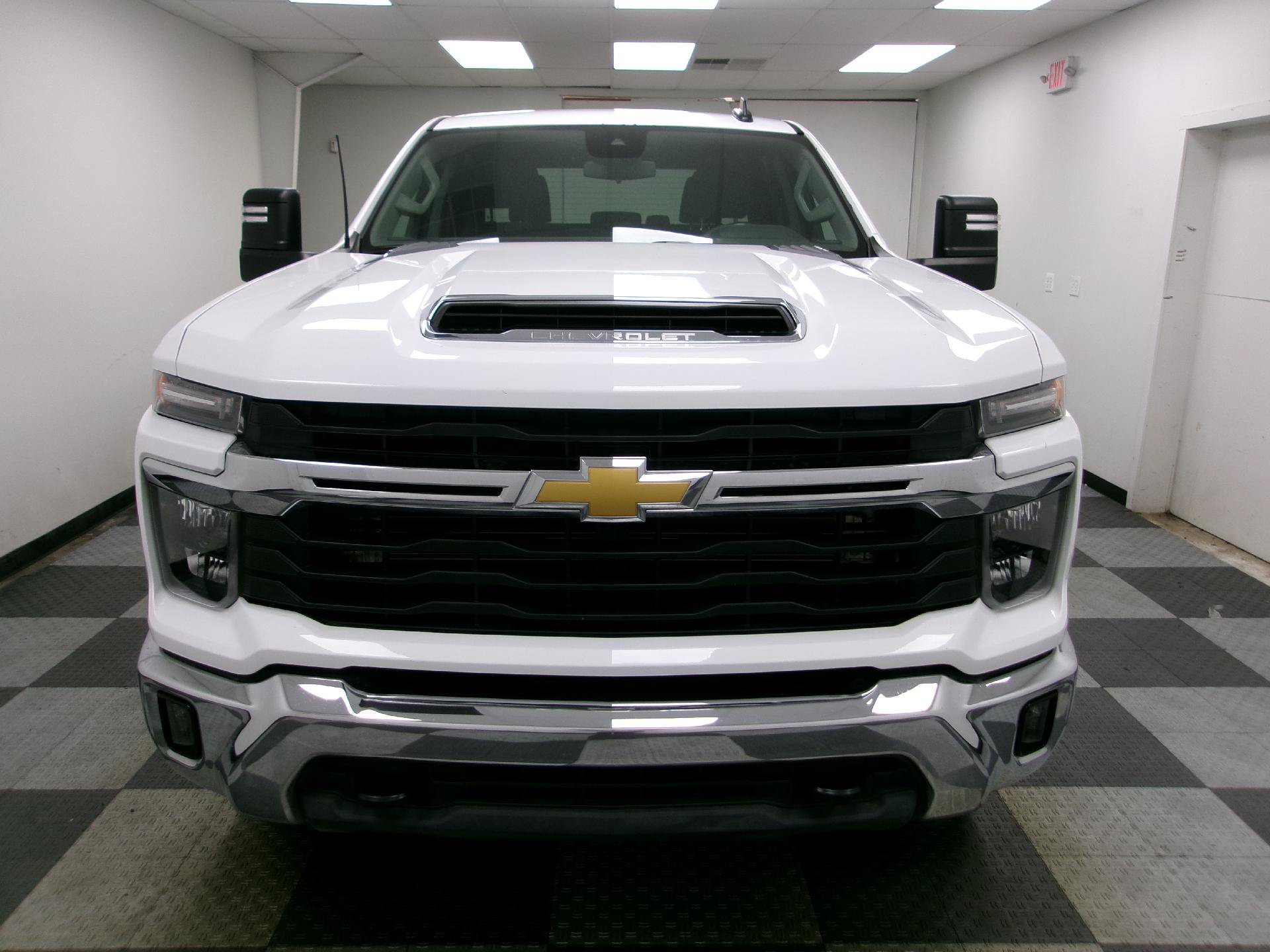 Used 2024 Chevrolet Silverado 2500 LT AWD/4WD image 15