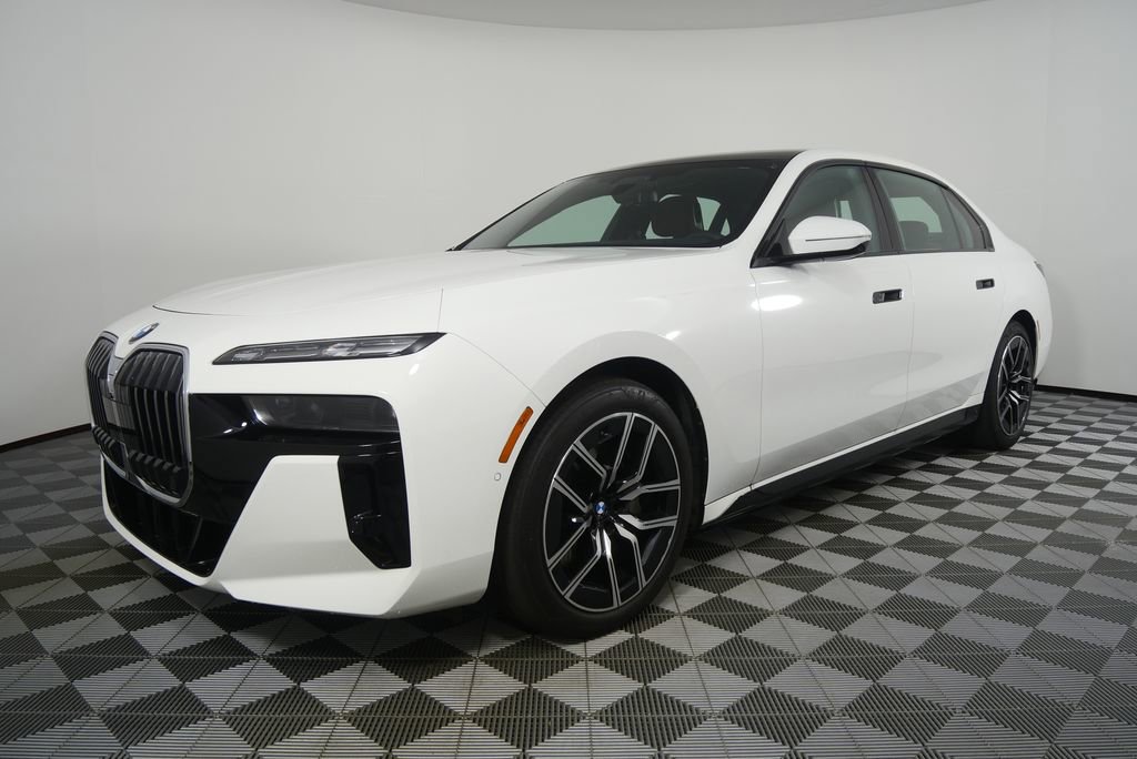 Certified 2025 BMW 740i image 7
