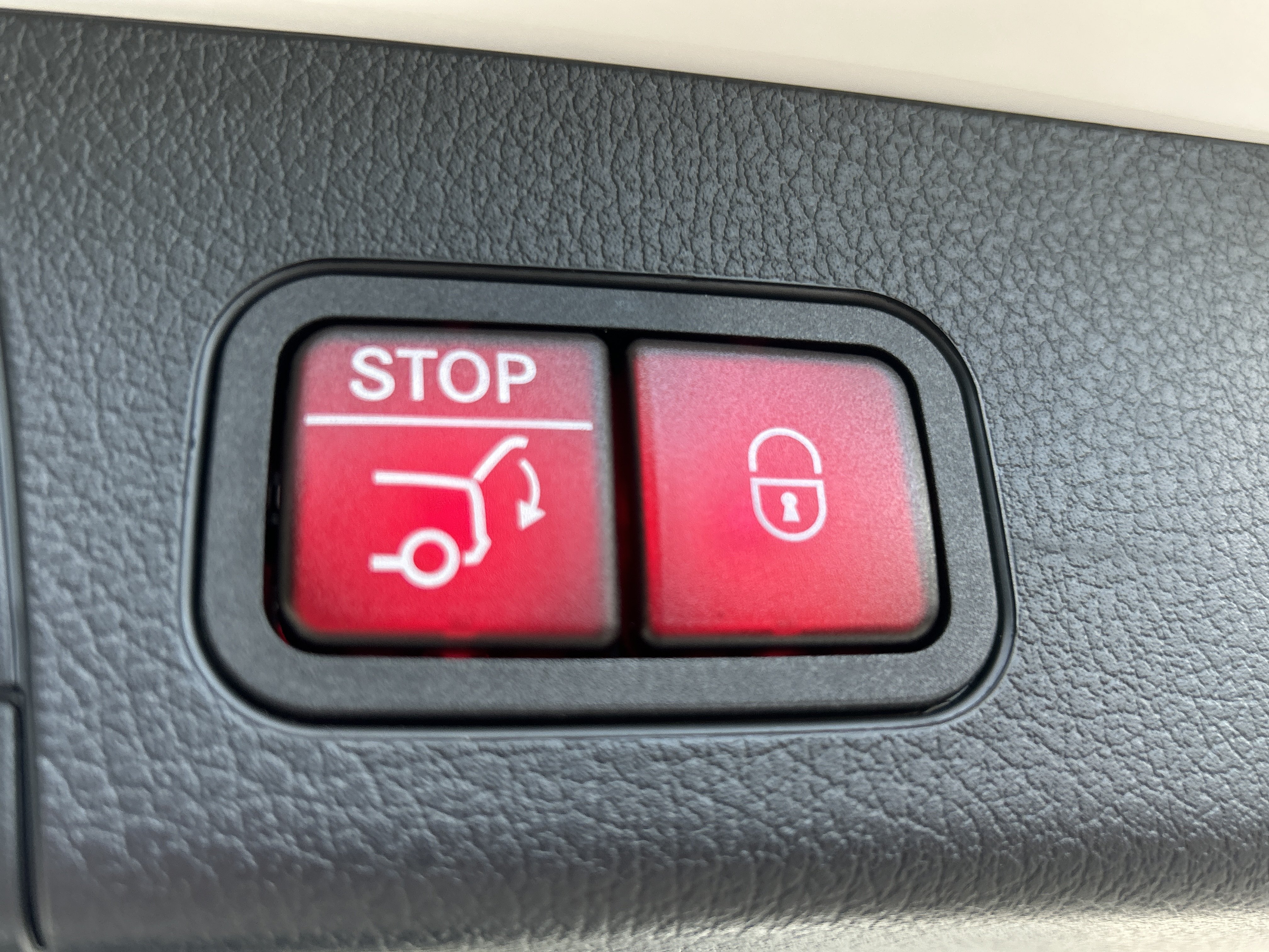 Certified 2024 Mercedes-Benz GLB 250 image 11
