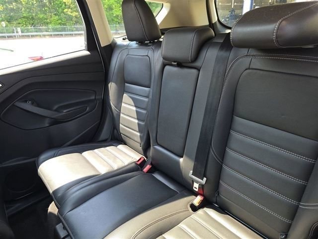 Used 2019 Ford Escape Titanium FWD image 4