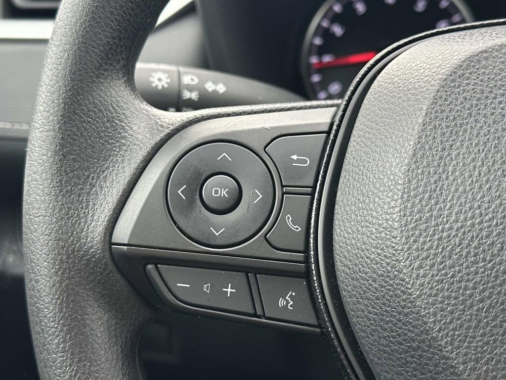 Used 2021 Toyota RAV4 LE image 22