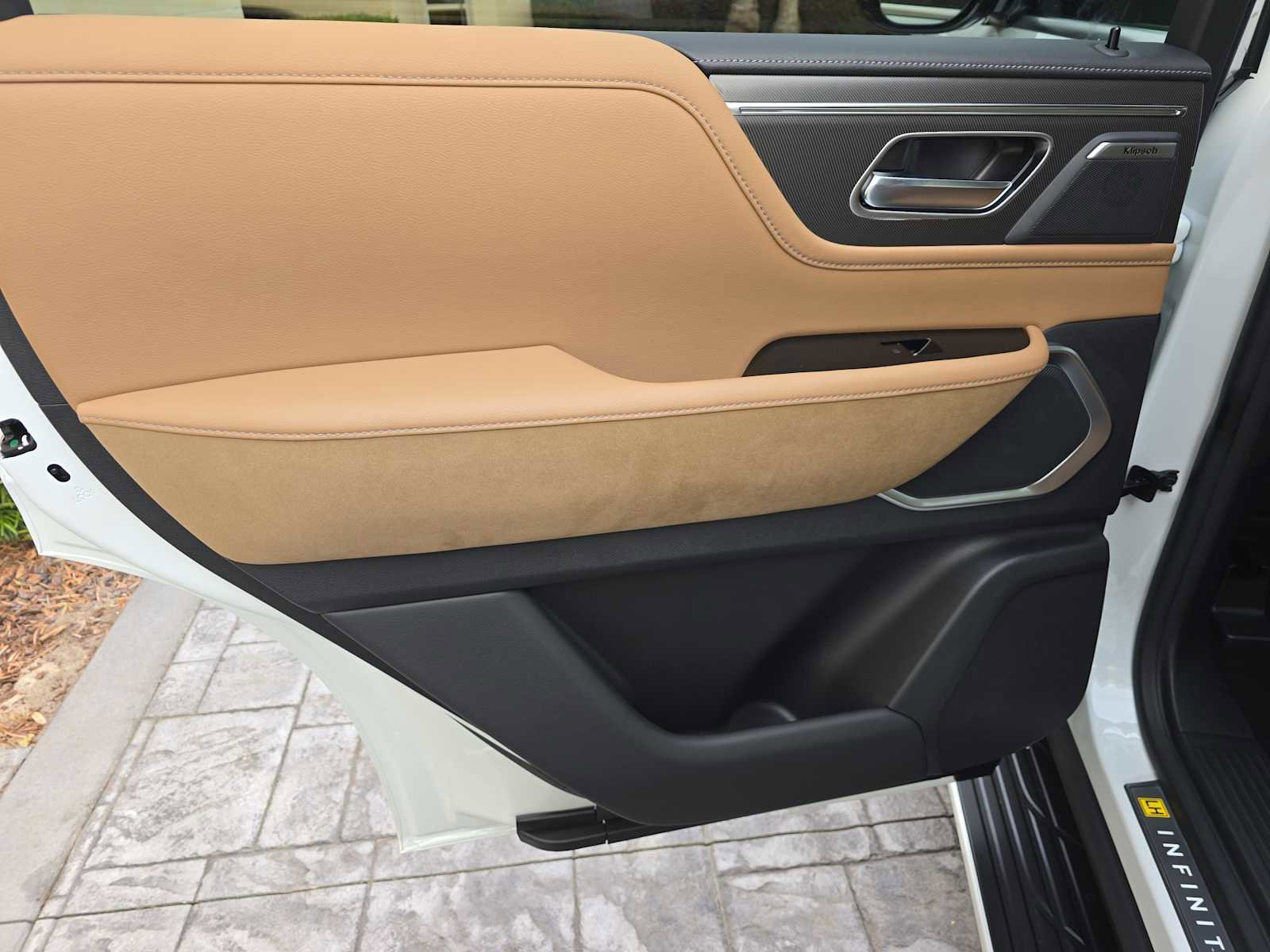 New 2026 INFINITI QX80 Luxe w/ Cargo Package image 11