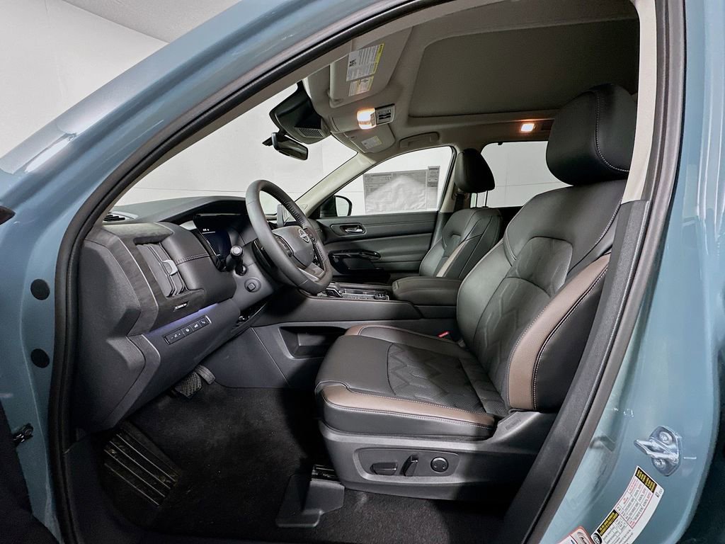 New 2026 Nissan Pathfinder Platinum AWD/4WD image 10