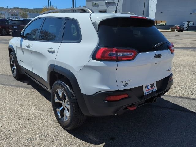 Used 2017 Jeep Cherokee Trailhawk image 6