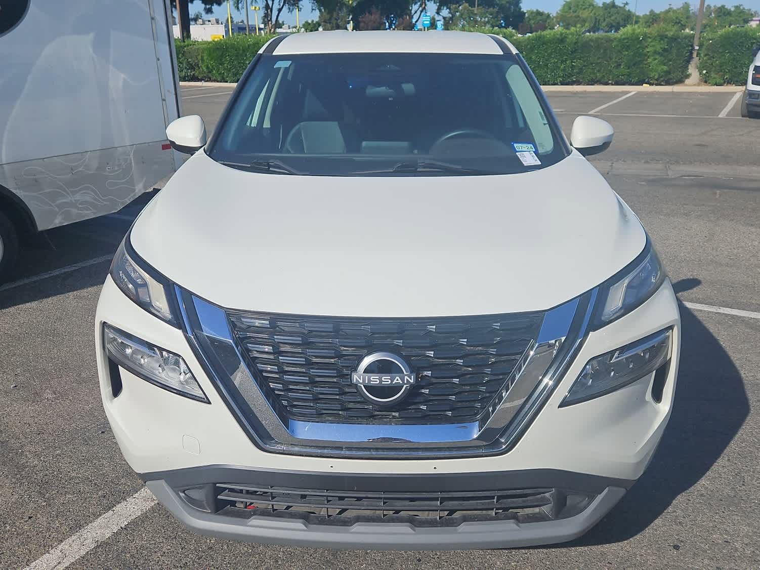 Used 2022 Nissan Rogue SV image 4