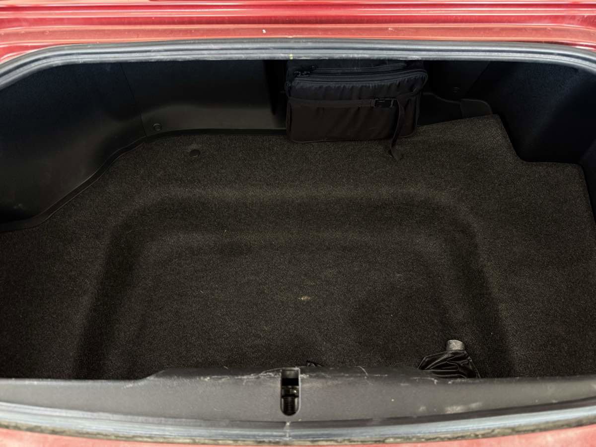 Used 2006 MAZDA MX-5 Miata Grand Touring w/ Premium Pkg RWD image 23