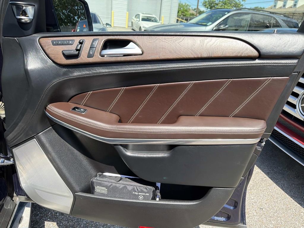 Used 2015 Mercedes-Benz GL 63 AMG 4MATIC image 14