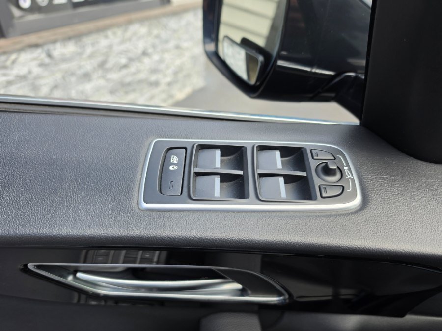 Used 2020 Jaguar F-PACE Prestige AWD/4WD image 32