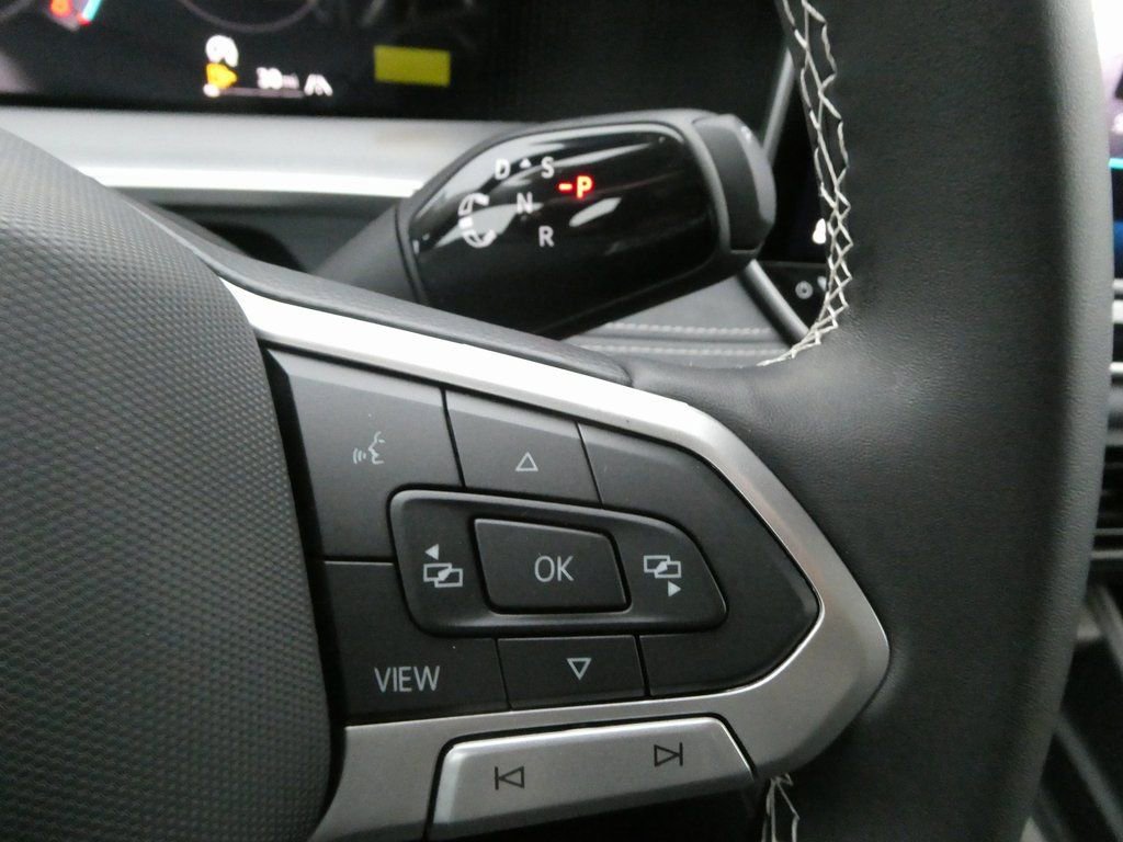 New 2026 Volkswagen Tiguan SE image 13