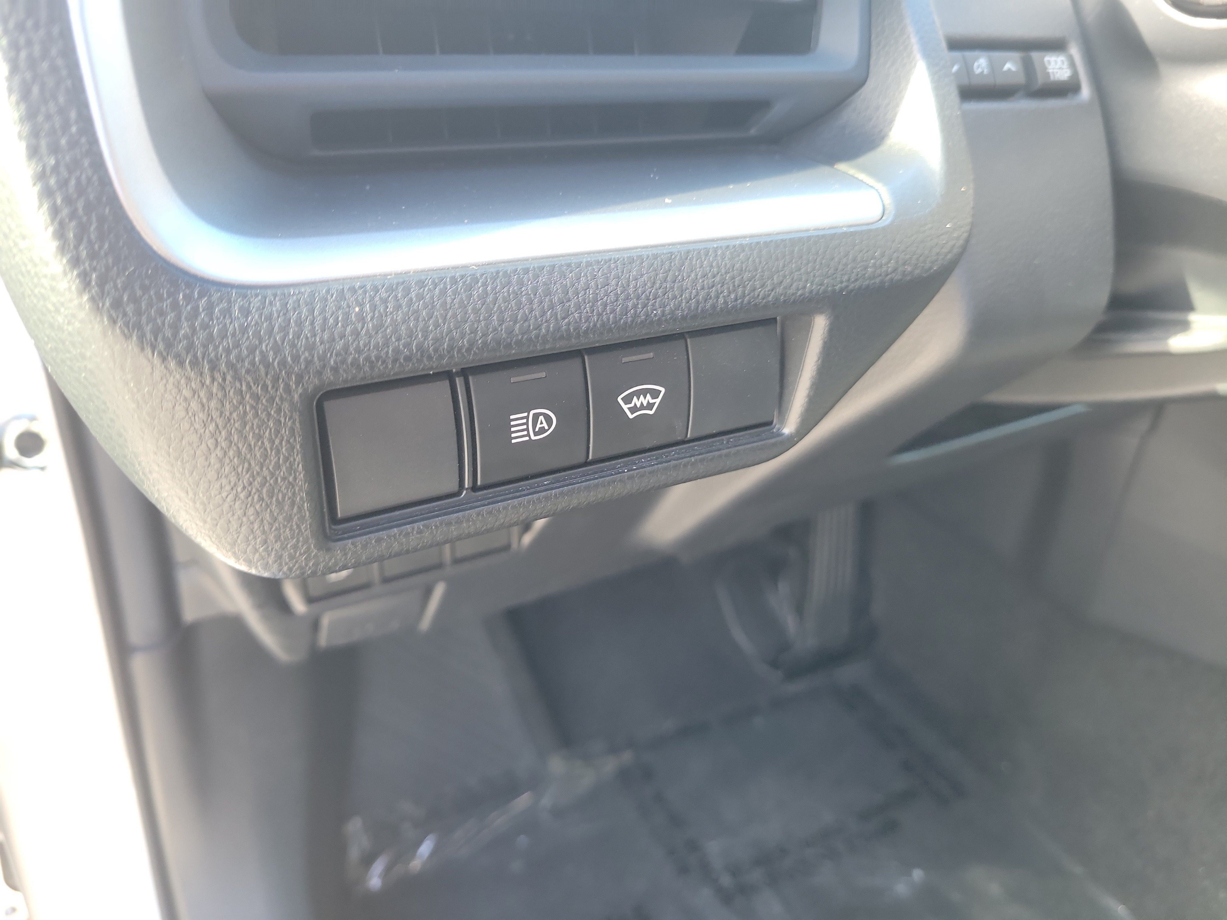 Used 2024 Toyota Prius LE FWD image 22