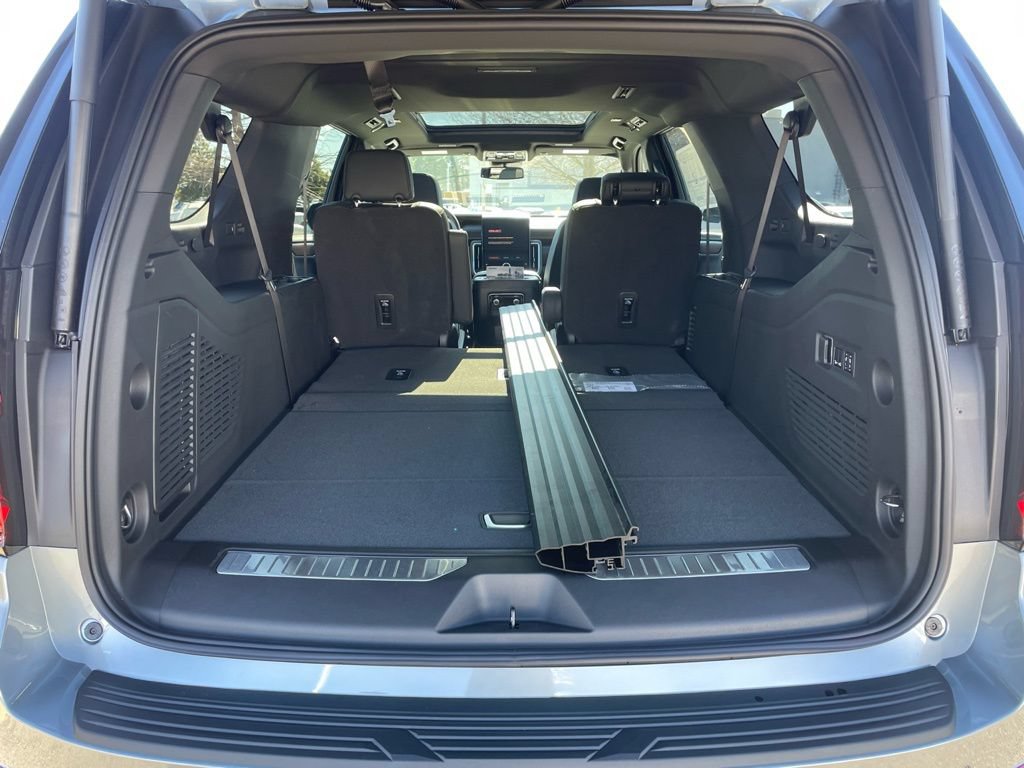 New 2026 GMC Yukon XL Denali w/ Sun & Power Step Package AWD/4WD image 7