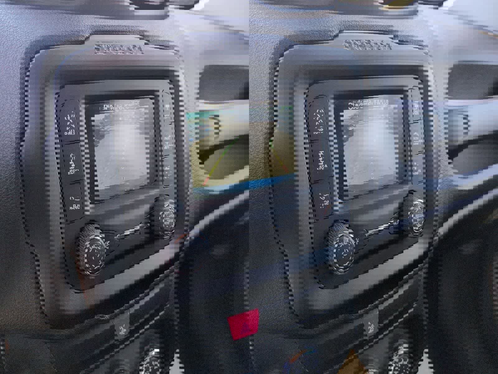 Used 2017 Jeep Renegade Latitude image 23