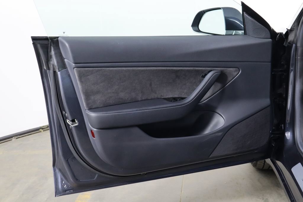 Used 2018 Tesla Model 3 Long Range RWD image 18