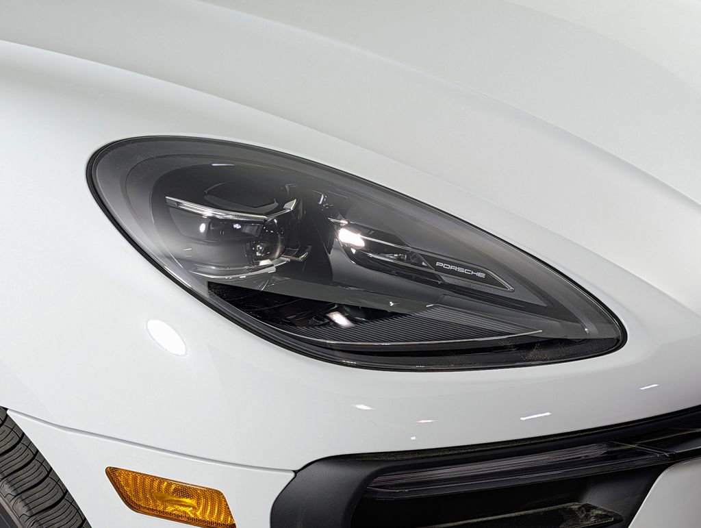 New 2026 Porsche Macan image 15