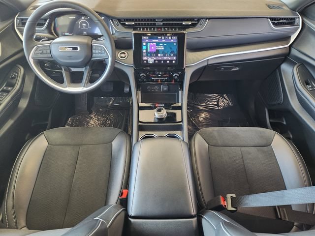 Used 2025 Jeep Grand Cherokee Altitude RWD image 27