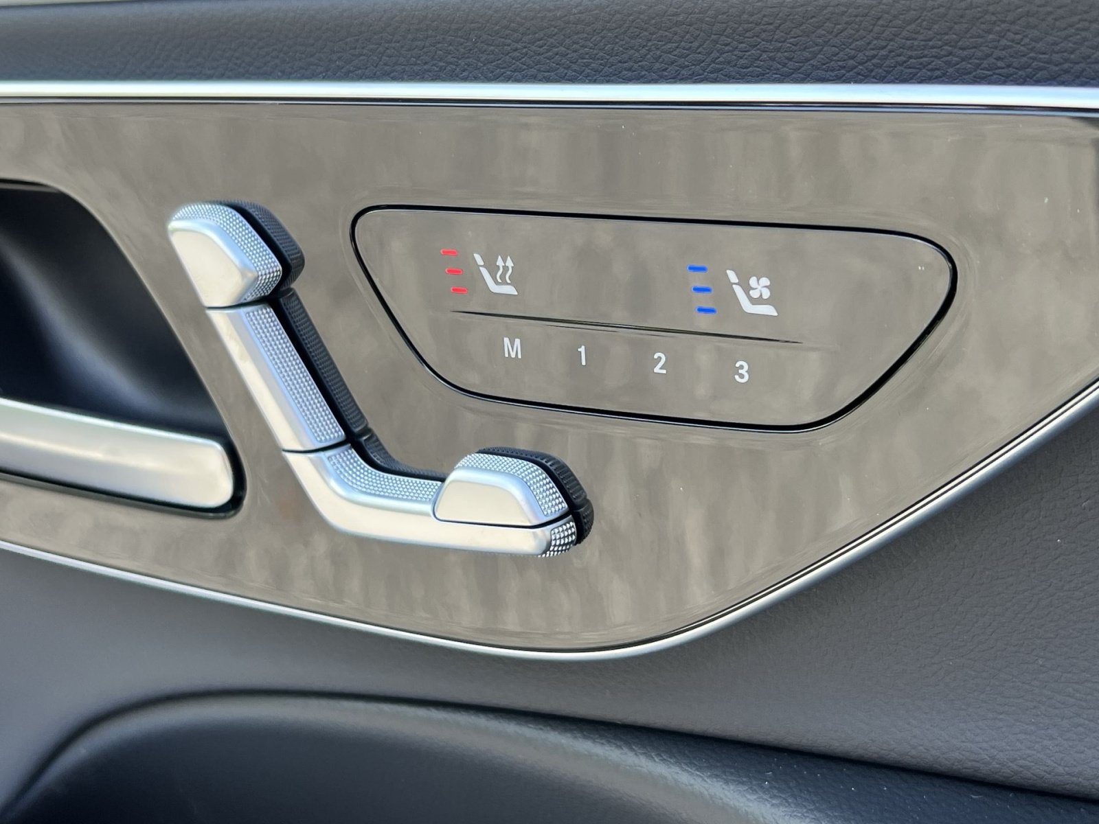New 2027 Mercedes-Benz E 450 4MATIC Sedan image 41