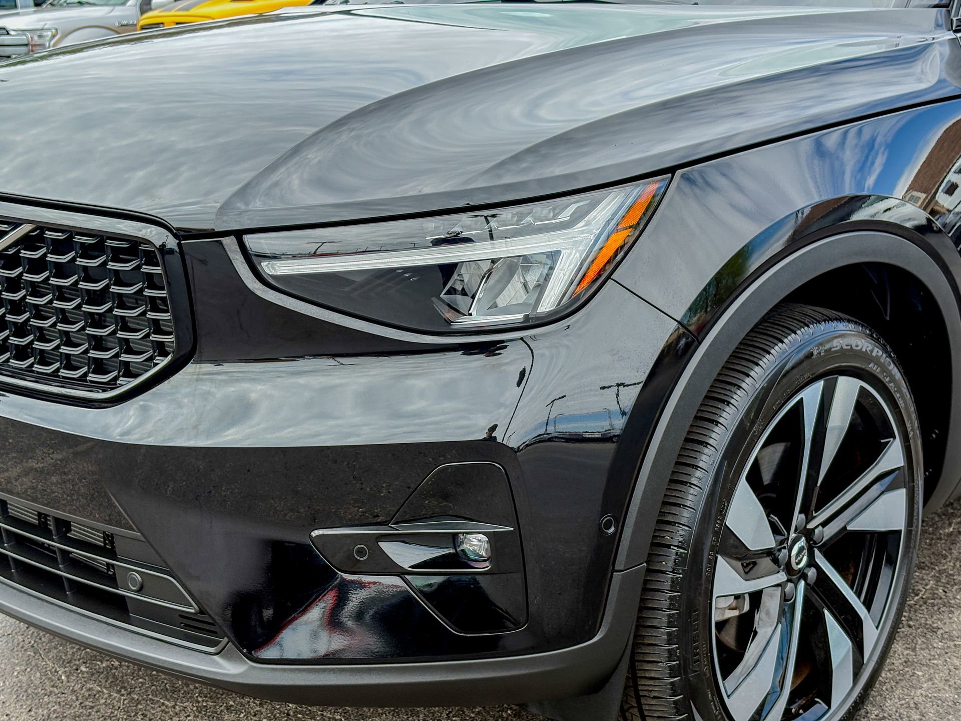 Used 2024 Volvo XC40 B5 Plus w/ Protection Package Premier AWD/4WD image 14
