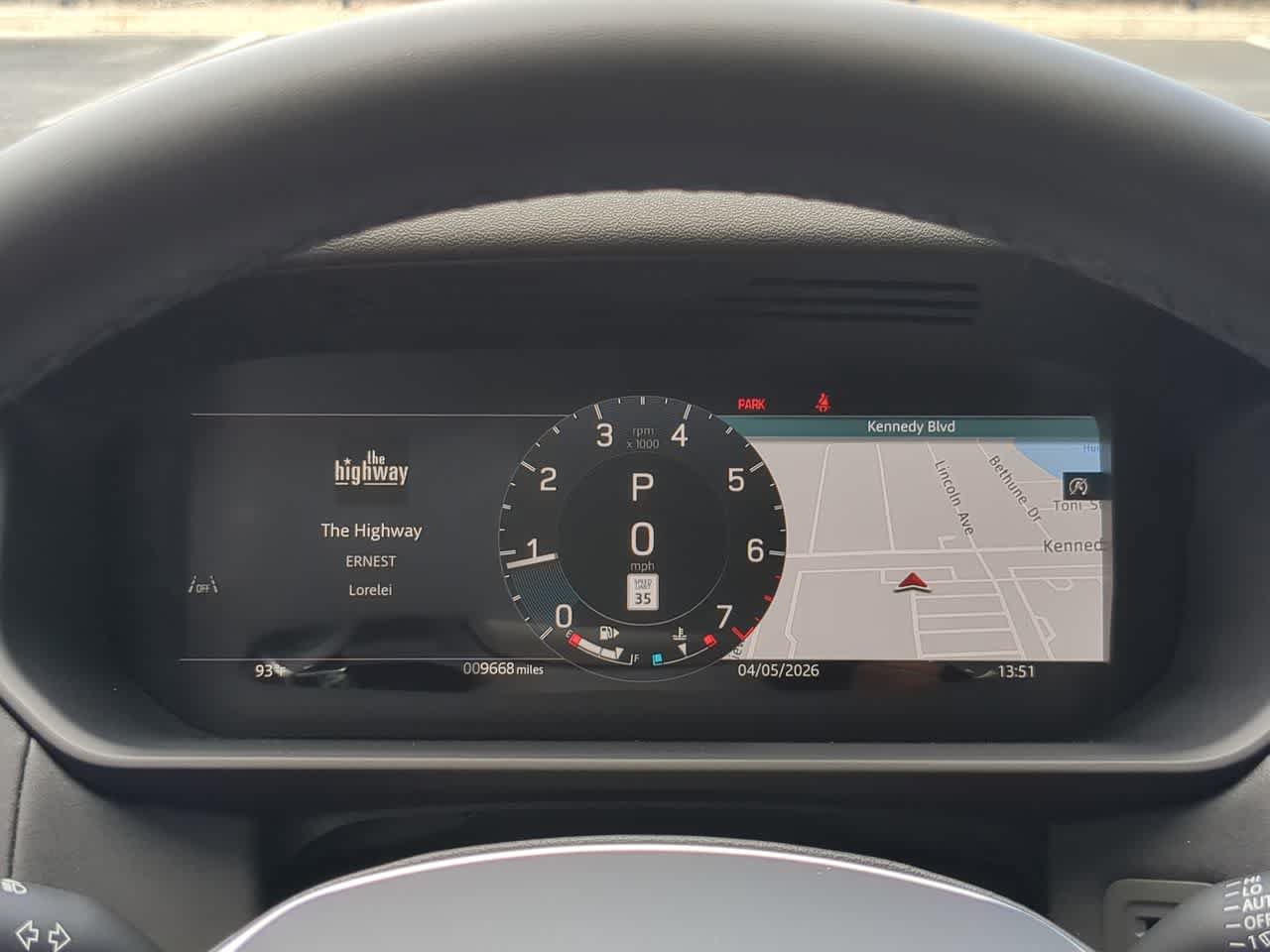 Certified 2025 Land Rover Discovery S AWD/4WD image 36
