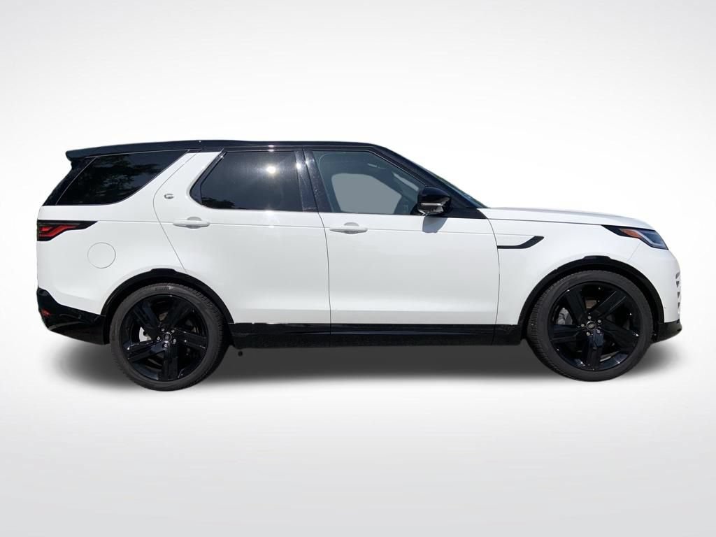 Certified 2025 Land Rover Discovery Dynamic SE AWD/4WD image 4