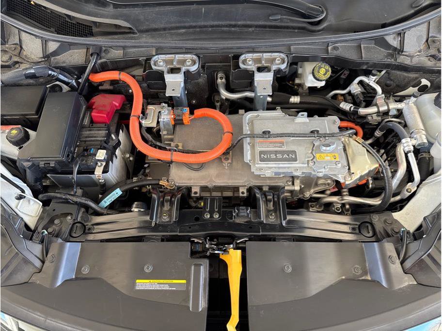 Used 2023 Nissan Ariya AWD image 31