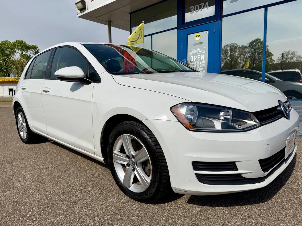 Used 2015 Volkswagen Golf TDI S FWD image 4