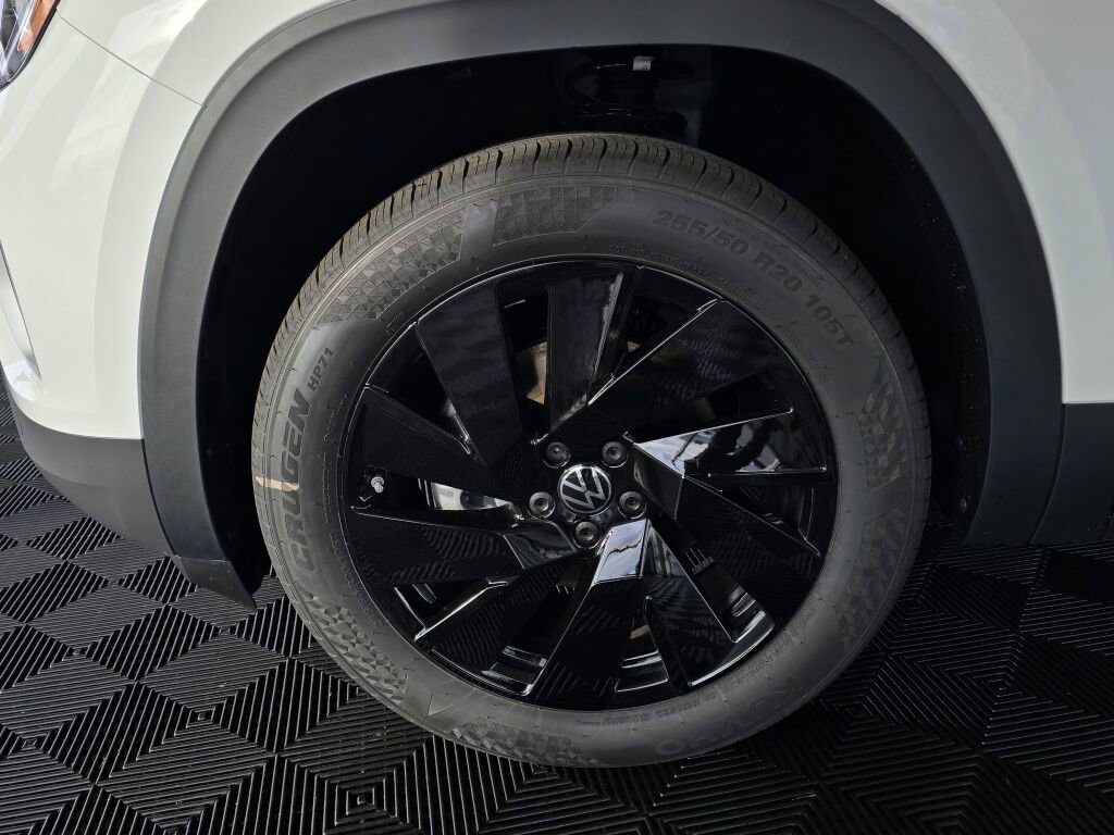 New 2024 Volkswagen Atlas SE image 10