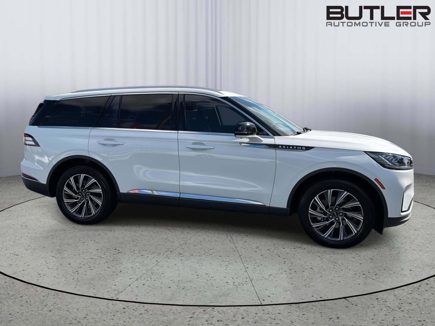 Used 2026 Lincoln Aviator AWD image 7
