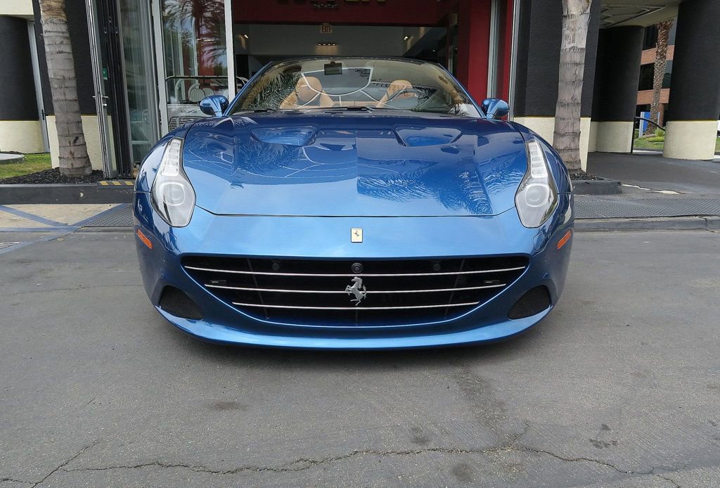 Used 2016 Ferrari California T RWD image 3