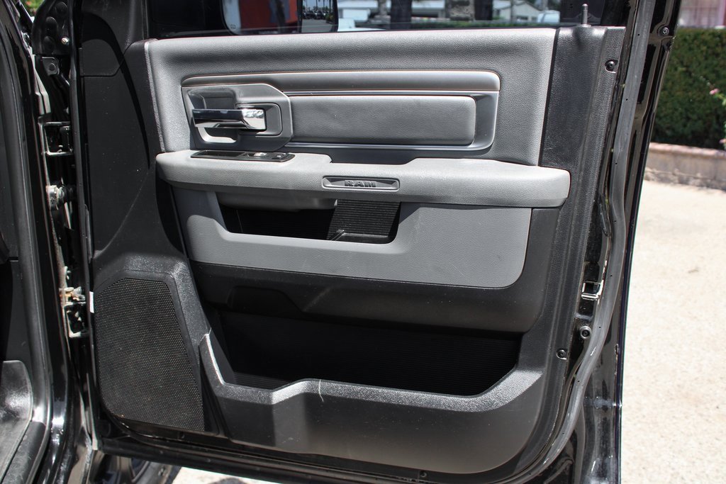 Used 2014 RAM 3500 Big Horn w/ Black Appearance Group image 34