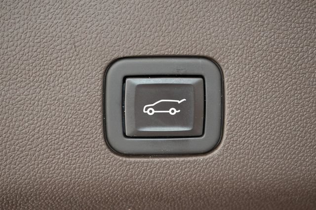 Used 2022 GMC Yukon Denali w/ Max Trailering Package AWD/4WD image 17