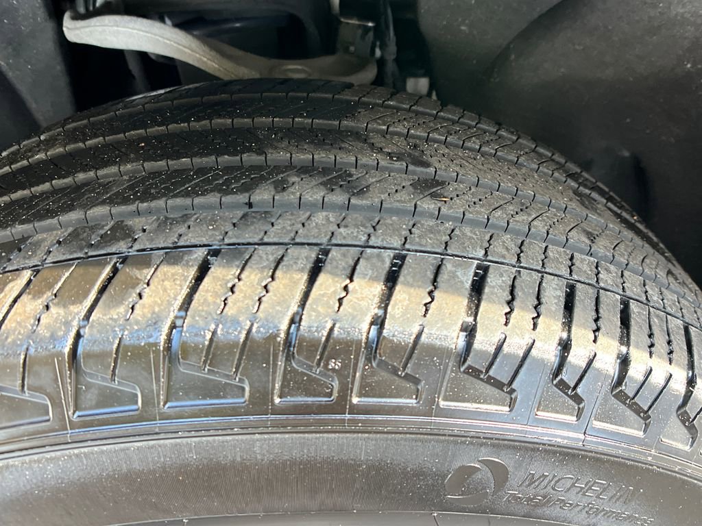 Used 2024 Chevrolet Tahoe LT w/ Luxury Package image 25