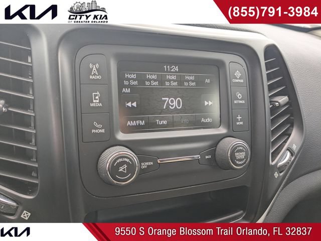 Used 2018 Jeep Cherokee Latitude FWD image 20