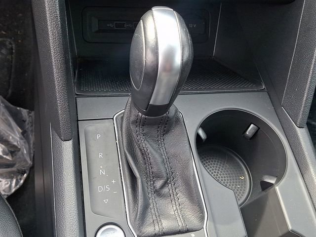 Used 2020 Volkswagen Atlas Cross Sport SE image 18