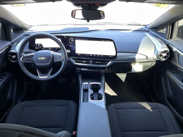 Used 2025 Chevrolet Equinox EV LT FWD image 19