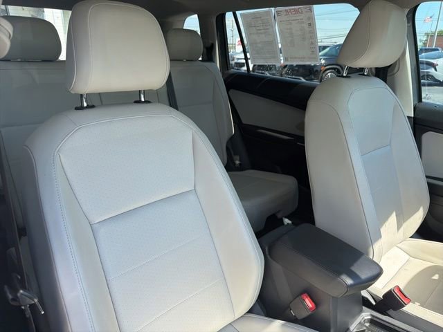 Used 2018 Volkswagen Tiguan SEL FWD image 32