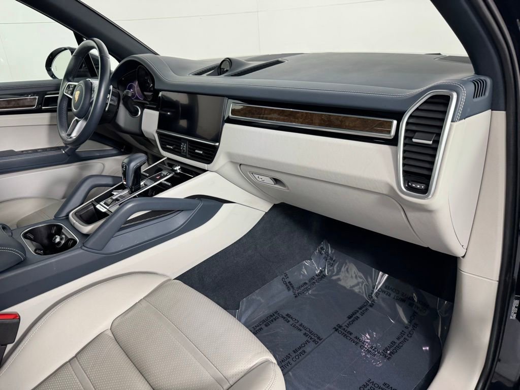Used 2022 Porsche Cayenne AWD/4WD image 31