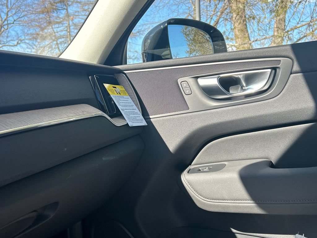 New 2026 Volvo XC60 B5 Plus w/ Protection Package Premier AWD/4WD image 20