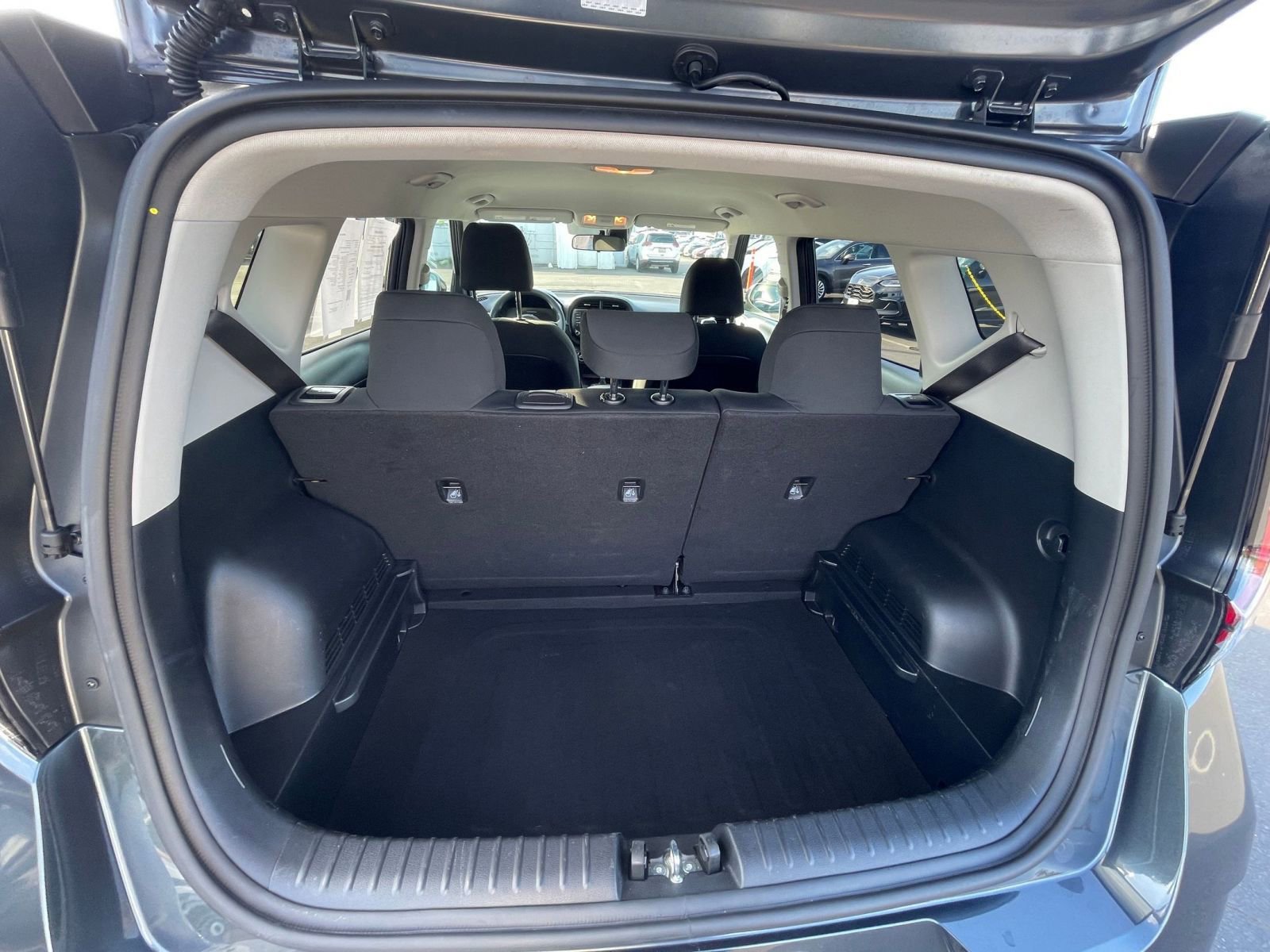 Used 2025 Kia Soul LX w/ LX Technology Package image 25