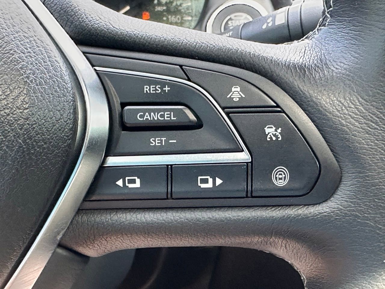 Used 2023 INFINITI Q50 Sensory image 31